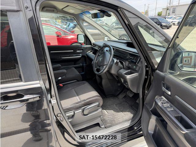 Honda STEP WGN 2018-03 8458514-2