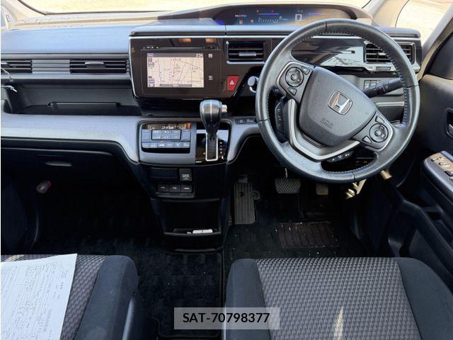 Honda STEP WGN 2018-01 8458513-11