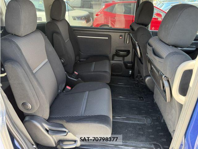 Honda STEP WGN 2018-01 8458513-14