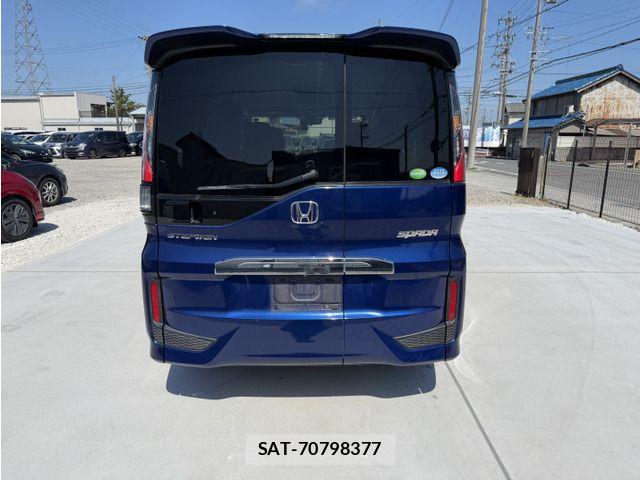 Honda STEP WGN 2018-01 8458513-6