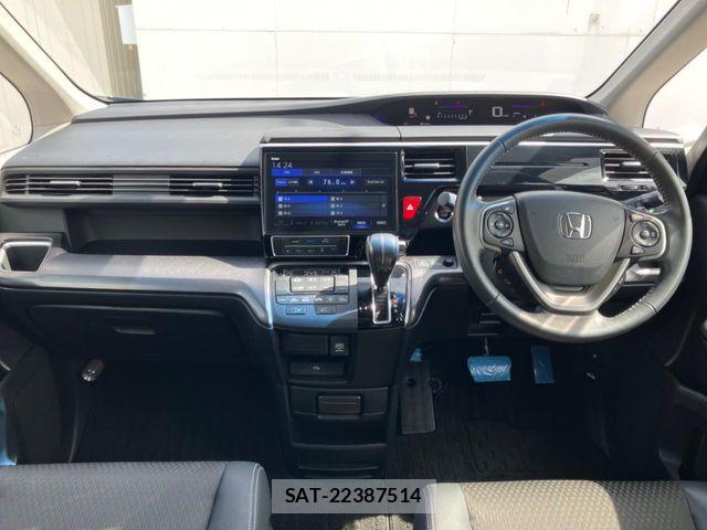 Honda STEP WGN 2018-06 8486116-1
