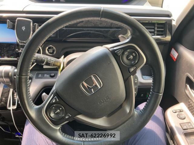 Honda STEP WGN 2018-11 8527526-13