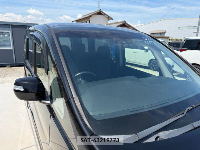 Honda STEP WGN 2017-08 8527527-13