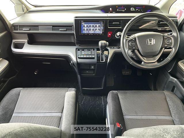 Honda STEP WGN 2019-10 8527521-1