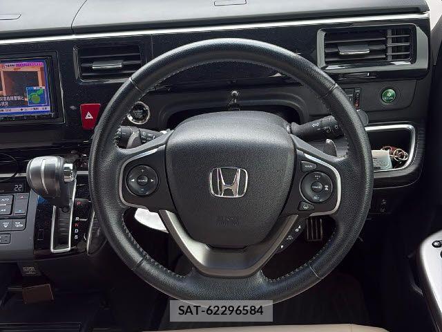 Honda STEP WGN 2017-09 8563651-5