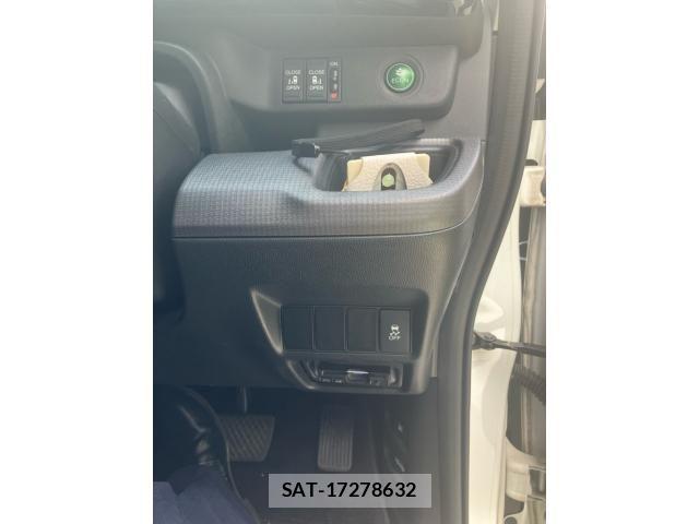 Honda STEP WGN 2016-05 8563654-15