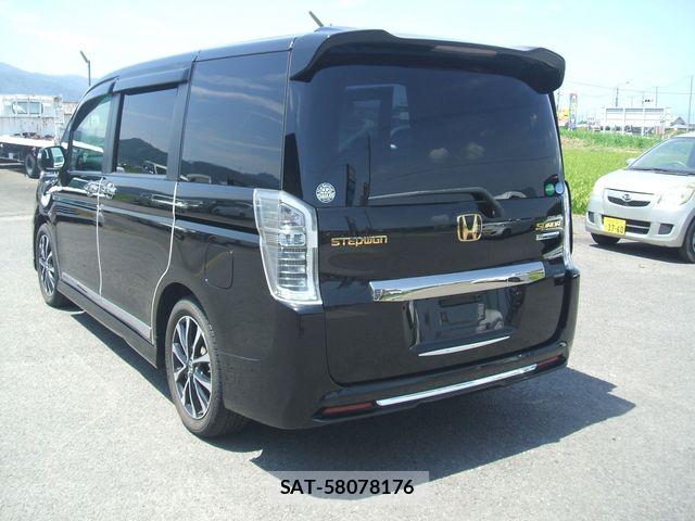 Honda STEP WGN 2015-03 8563658-2