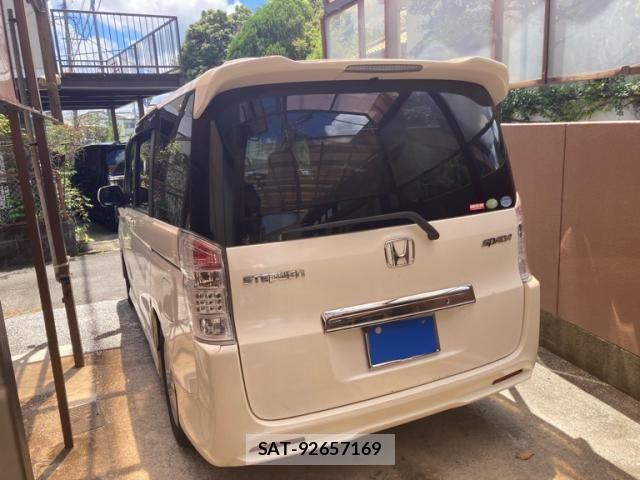 Honda STEP WGN 2010-04 8563663-5