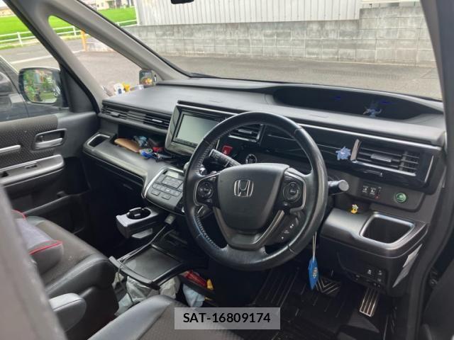 Honda STEP WGN 2017-12 8563649-12