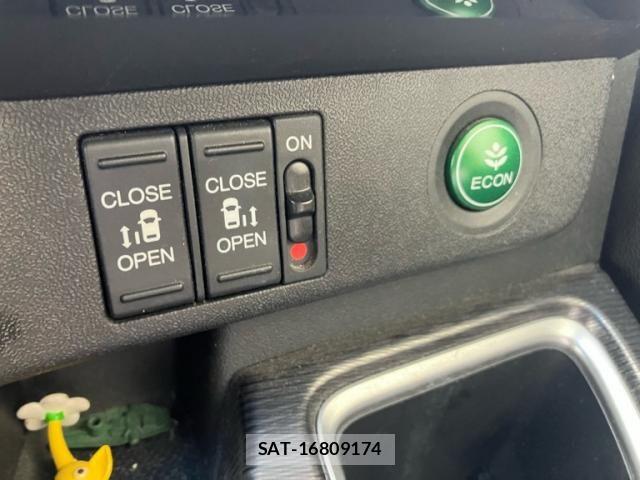 Honda STEP WGN 2017-12 8563649-17