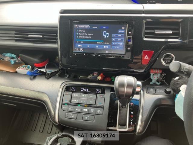 Honda STEP WGN 2017-12 8563649-23