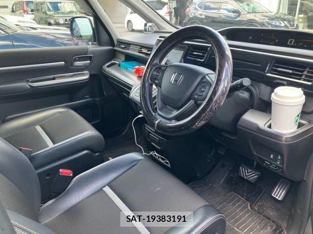 Honda STEP WGN 2021-02 8563646-15