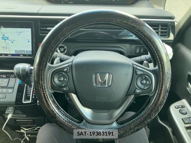 Honda STEP WGN 2021-02 8563646-18