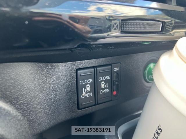 Honda STEP WGN 2021-02 8563646-24