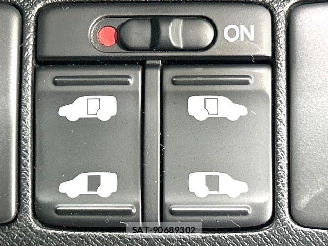 Honda STEP WGN 2012-05 8563656-3