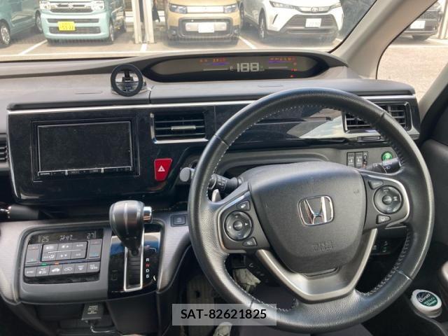 Honda STEP WGN 2019-09 8563652-17