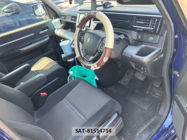 Honda STEP WGN 2015-11 8563653-14