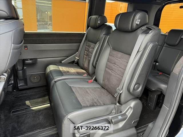 Honda STEP WGN 2023-09 8629087-17
