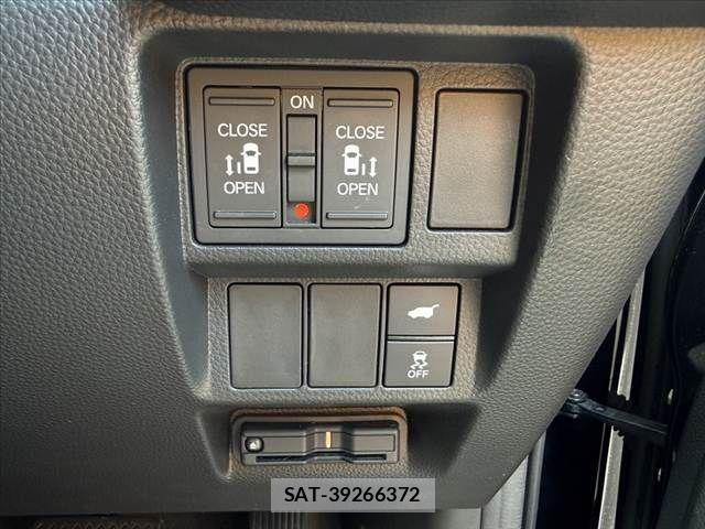 Honda STEP WGN 2023-09 8629087-28