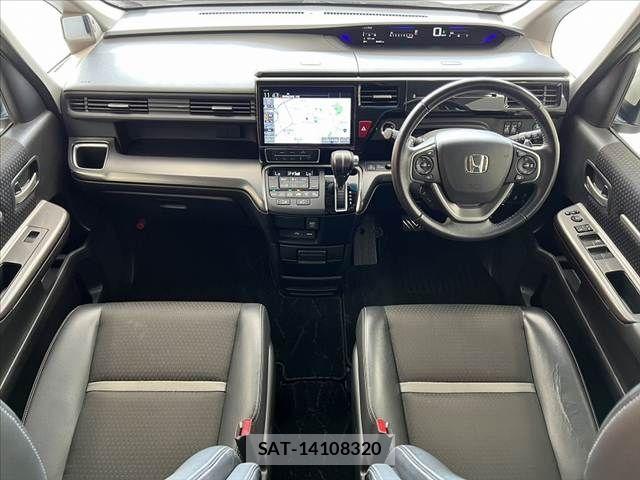 Honda STEP WGN 2022-01 8661744-1