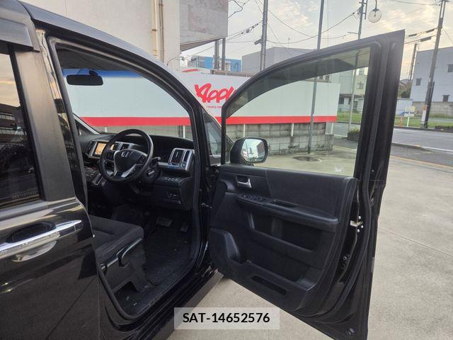 Honda STEP WGN 2012-06 8666956-3