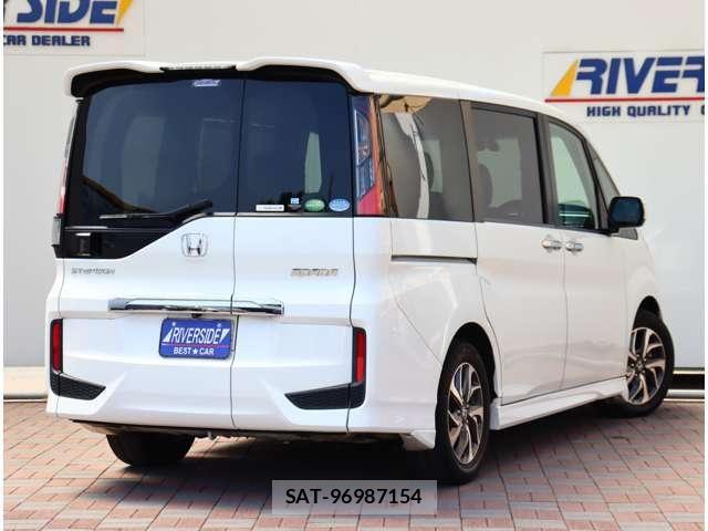 Honda STEP WGN 2017-07 8661757-2