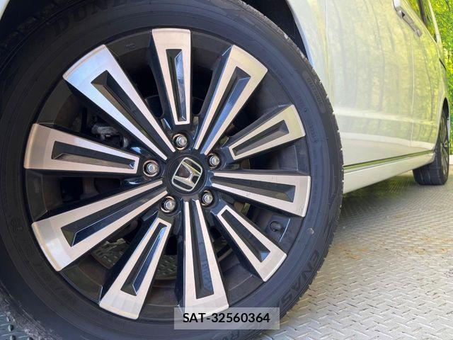 Honda STEP WGN 2022-08 8666951-13