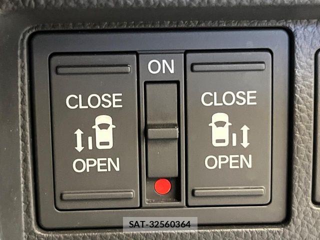 Honda STEP WGN 2022-08 8666951-2