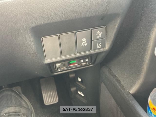 Honda STEP WGN 2017-10 8661763-18