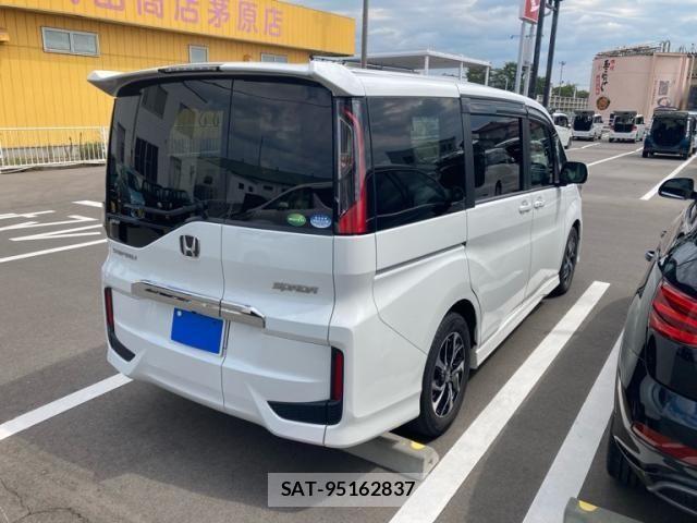 Honda STEP WGN 2017-10 8661763-1