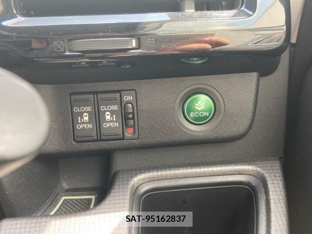 Honda STEP WGN 2017-10 8661763-19