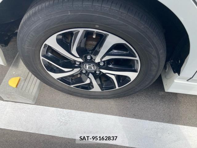 Honda STEP WGN 2017-10 8661763-3