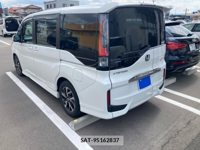 Honda STEP WGN 2017-10 8661763-5