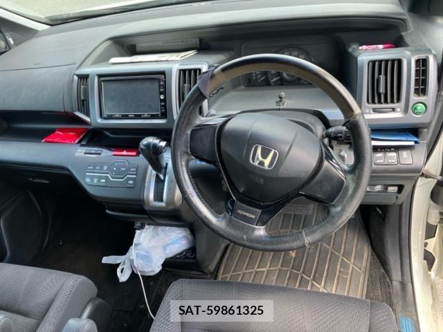 Honda STEP WGN 2010-02 8661780-9