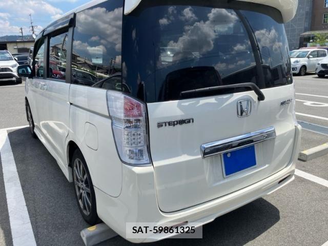 Honda STEP WGN 2010-02 8661780-1