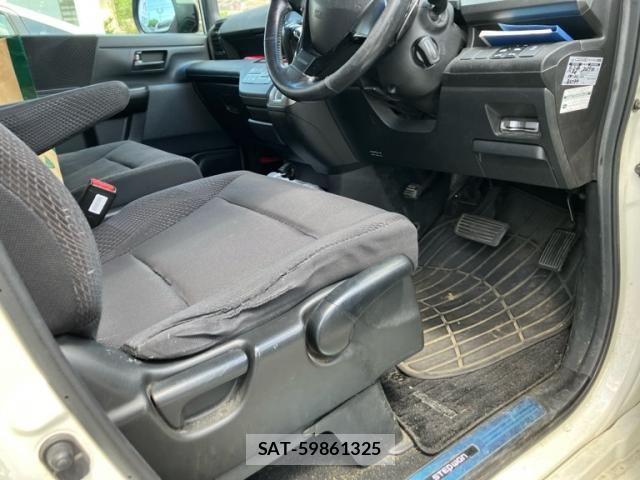 Honda STEP WGN 2010-02 8661780-7
