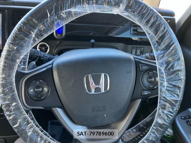 Honda STEP WGN 2016-03 8686659-14