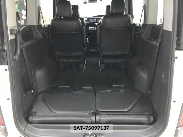 Honda STEP WGN 2017-08 8746049-14