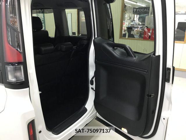 Honda STEP WGN 2017-08 8746049-17