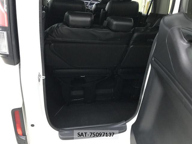 Honda STEP WGN 2017-08 8746049-18