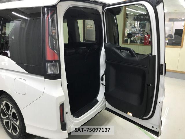 Honda STEP WGN 2017-08 8746049-19