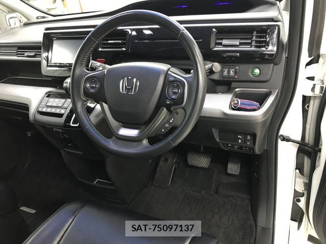Honda STEP WGN 2017-08 8746049-5