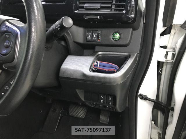 Honda STEP WGN 2017-08 8746049-6