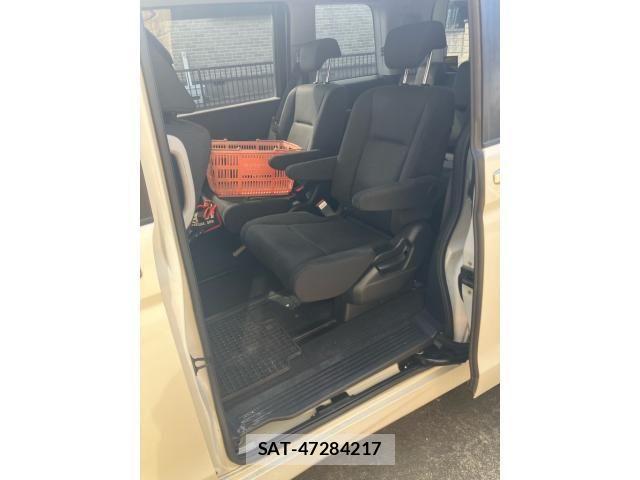 Honda STEP WGN 2012-05 8746074-16