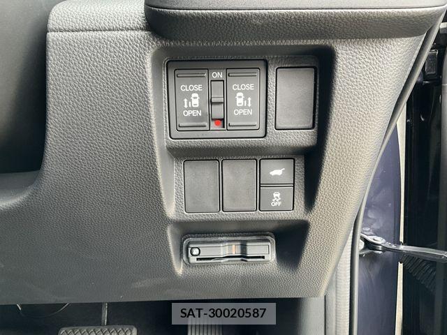 Honda STEP WGN 2023-07 8746042-17