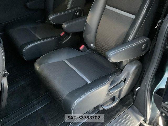 Honda STEP WGN 2021-06 8746045-12