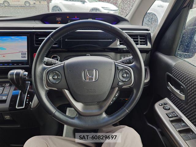 Honda STEP WGN 2016-03 8746054-12