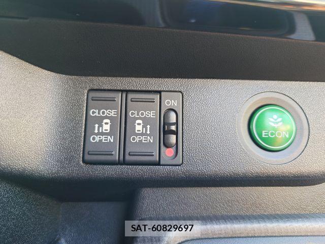 Honda STEP WGN 2016-03 8746054-18