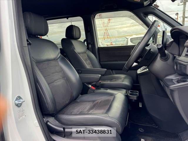 Honda STEP WGN 2022-12 8746043-15