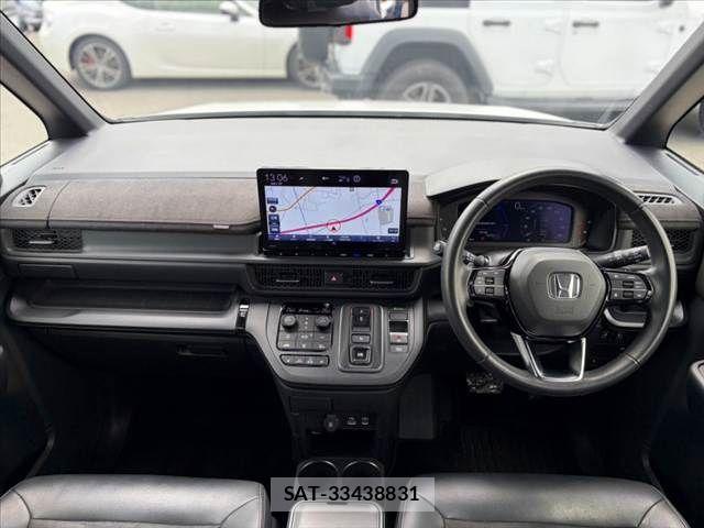 Honda STEP WGN 2022-12 8746043-1